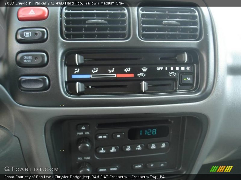 Yellow / Medium Gray 2003 Chevrolet Tracker ZR2 4WD Hard Top