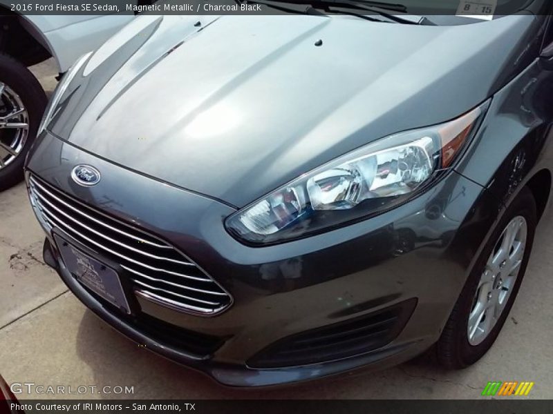 Magnetic Metallic / Charcoal Black 2016 Ford Fiesta SE Sedan