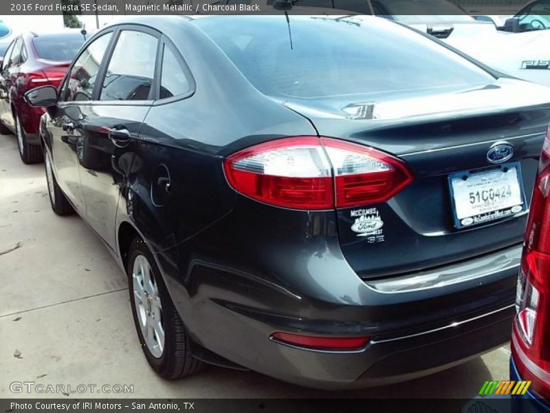 Magnetic Metallic / Charcoal Black 2016 Ford Fiesta SE Sedan