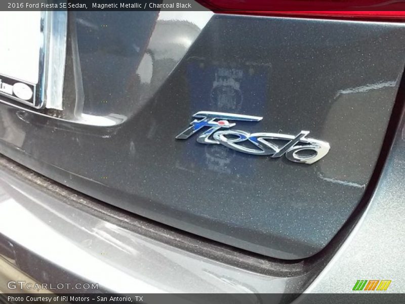 Magnetic Metallic / Charcoal Black 2016 Ford Fiesta SE Sedan
