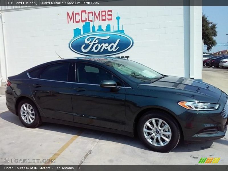 Guard Metallic / Medium Earth Gray 2016 Ford Fusion S