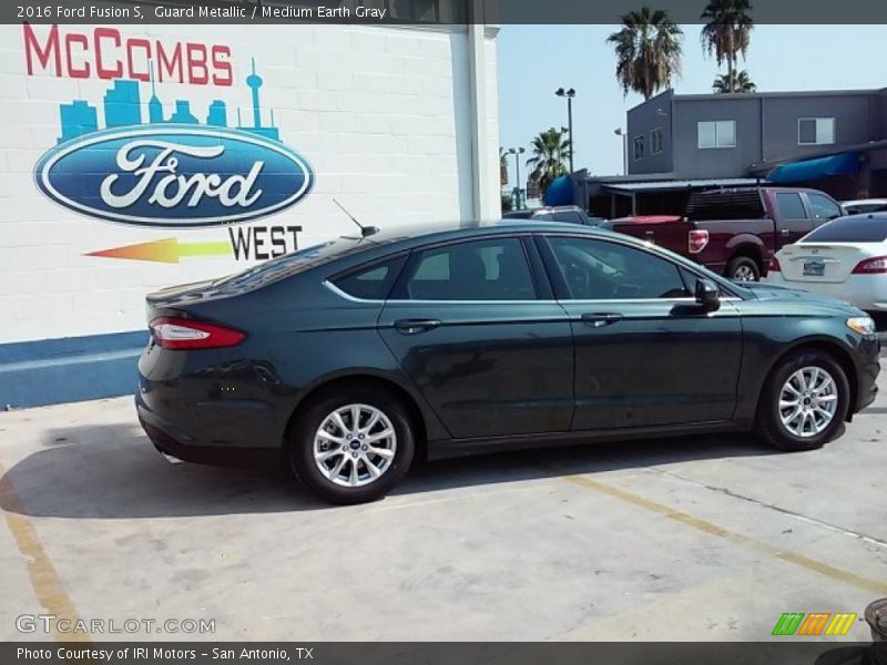 Guard Metallic / Medium Earth Gray 2016 Ford Fusion S