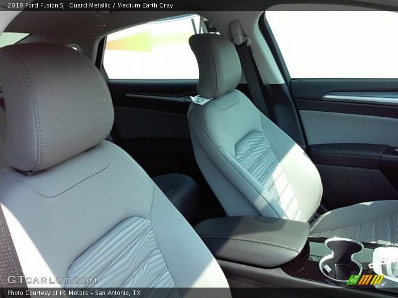 Guard Metallic / Medium Earth Gray 2016 Ford Fusion S