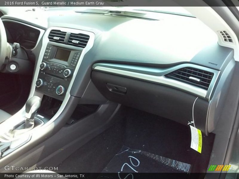 Guard Metallic / Medium Earth Gray 2016 Ford Fusion S