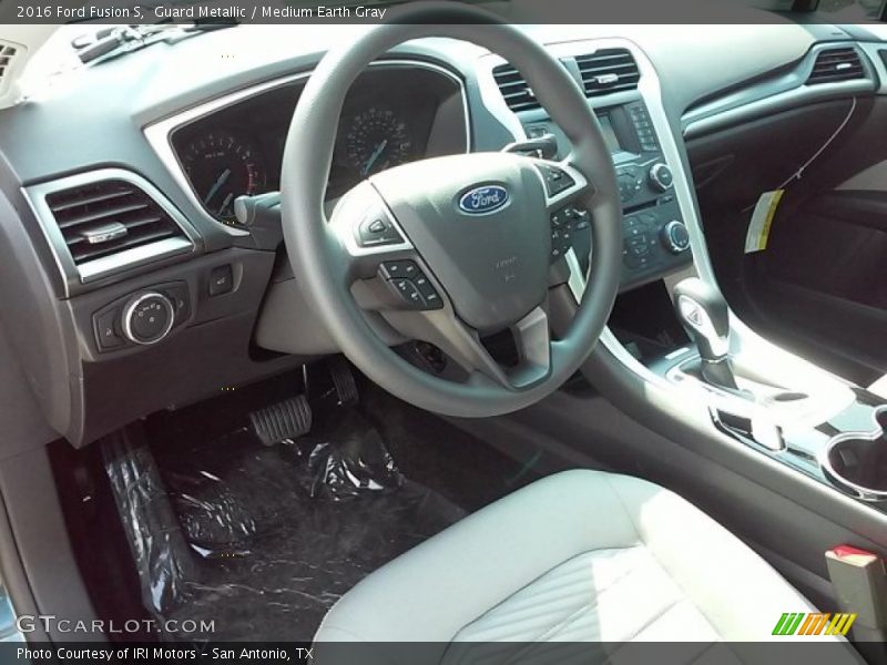 Guard Metallic / Medium Earth Gray 2016 Ford Fusion S