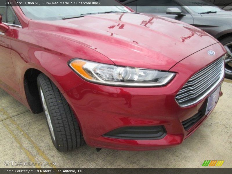 Ruby Red Metallic / Charcoal Black 2016 Ford Fusion SE