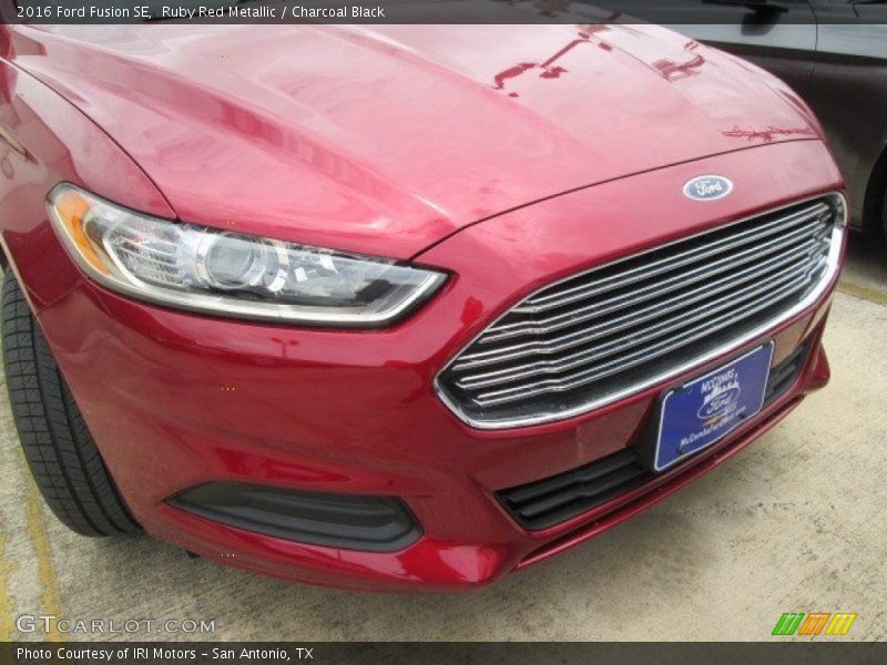 Ruby Red Metallic / Charcoal Black 2016 Ford Fusion SE