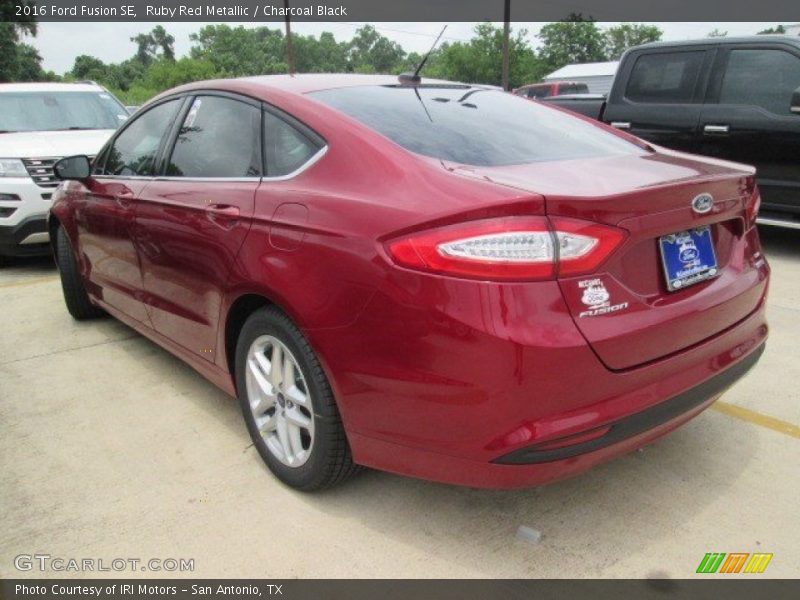 Ruby Red Metallic / Charcoal Black 2016 Ford Fusion SE