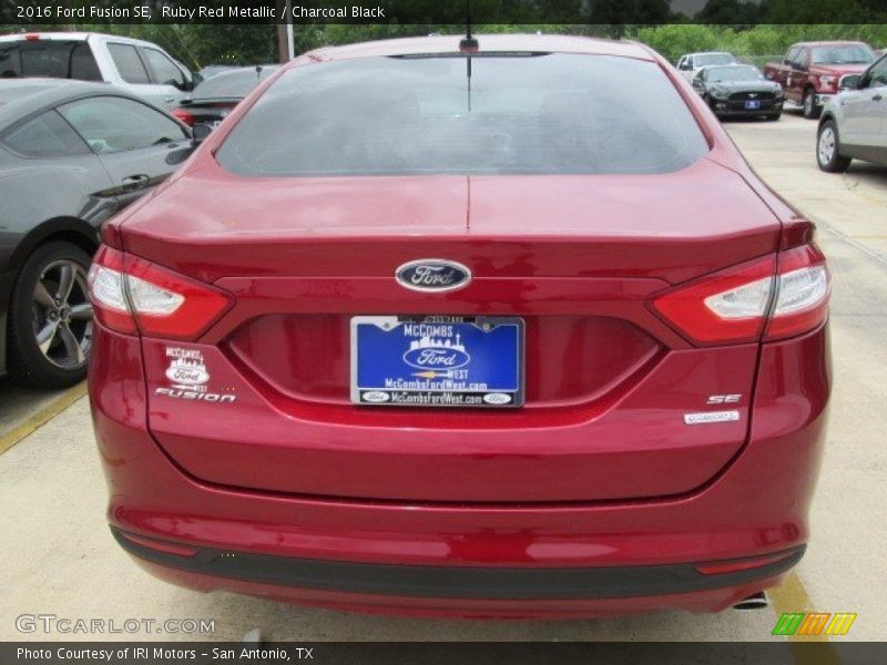 Ruby Red Metallic / Charcoal Black 2016 Ford Fusion SE