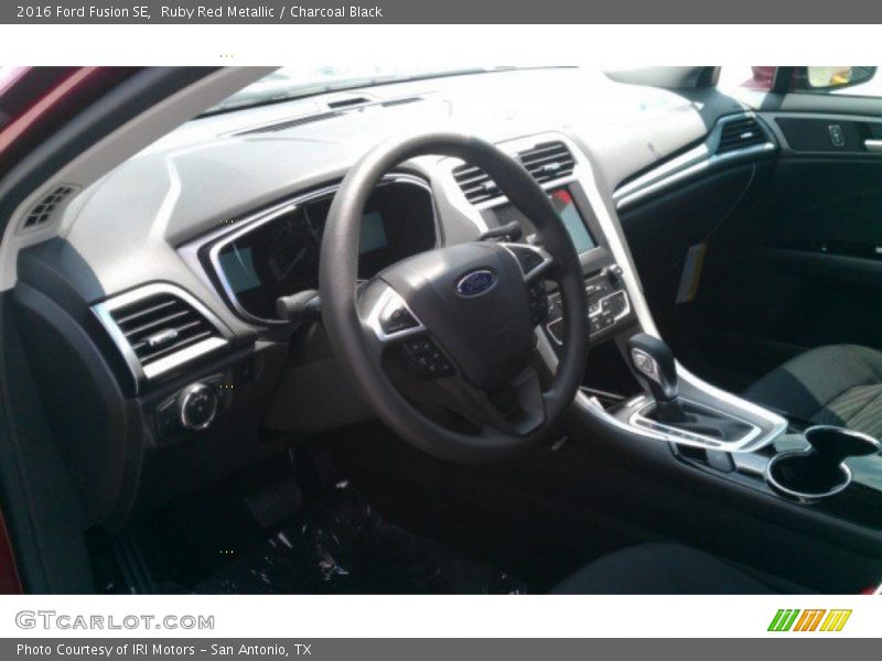 Ruby Red Metallic / Charcoal Black 2016 Ford Fusion SE