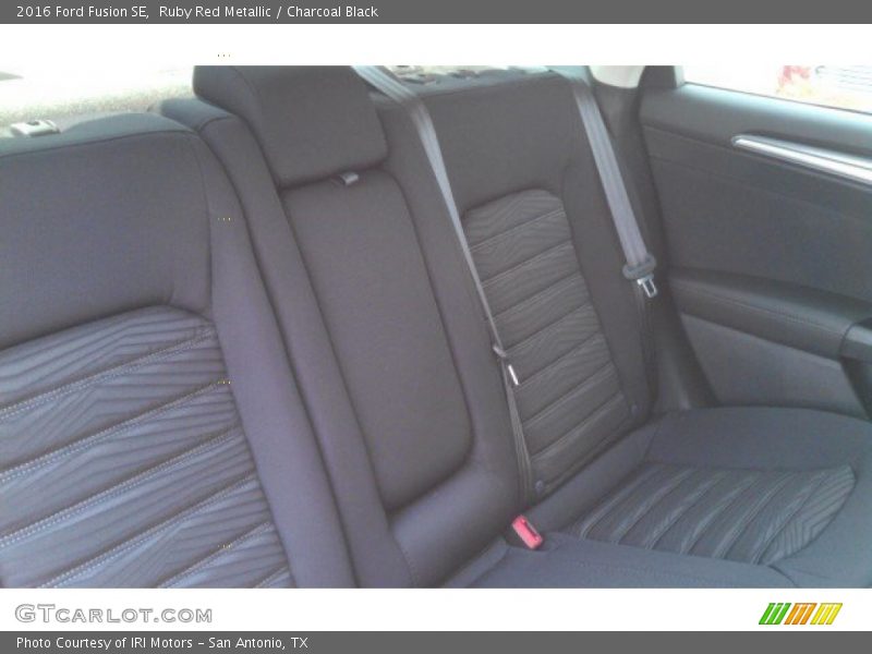 Ruby Red Metallic / Charcoal Black 2016 Ford Fusion SE