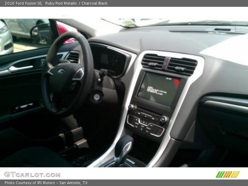 Ruby Red Metallic / Charcoal Black 2016 Ford Fusion SE