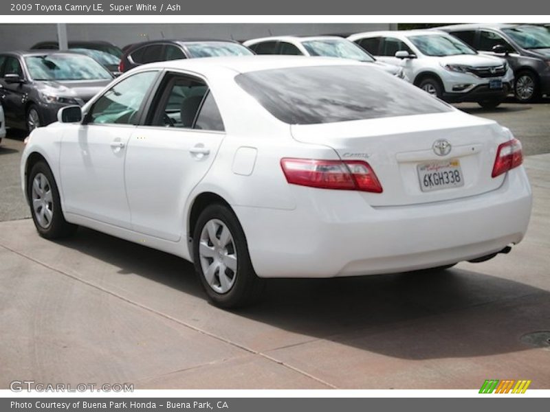 Super White / Ash 2009 Toyota Camry LE
