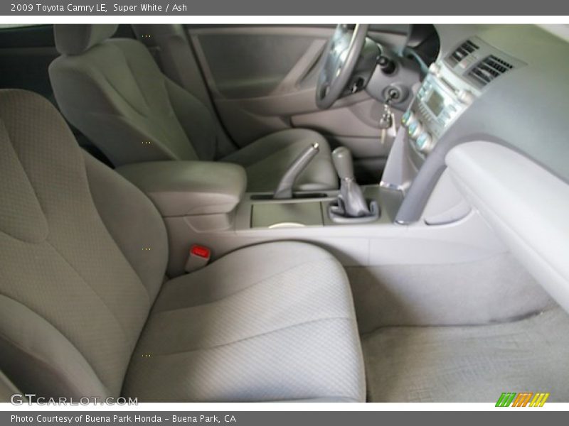 Super White / Ash 2009 Toyota Camry LE