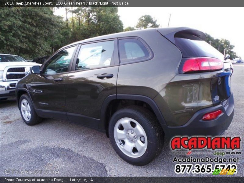 ECO Green Pearl / Black/Light Frost Beige 2016 Jeep Cherokee Sport