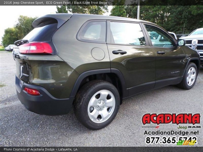 ECO Green Pearl / Black/Light Frost Beige 2016 Jeep Cherokee Sport