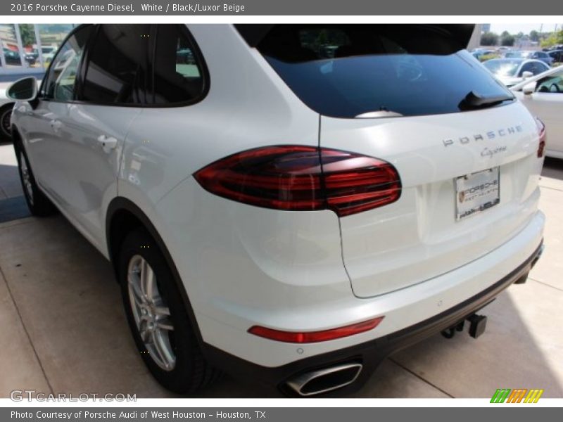 White / Black/Luxor Beige 2016 Porsche Cayenne Diesel