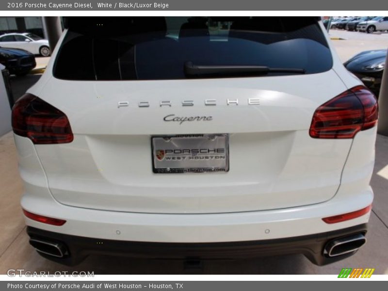 White / Black/Luxor Beige 2016 Porsche Cayenne Diesel