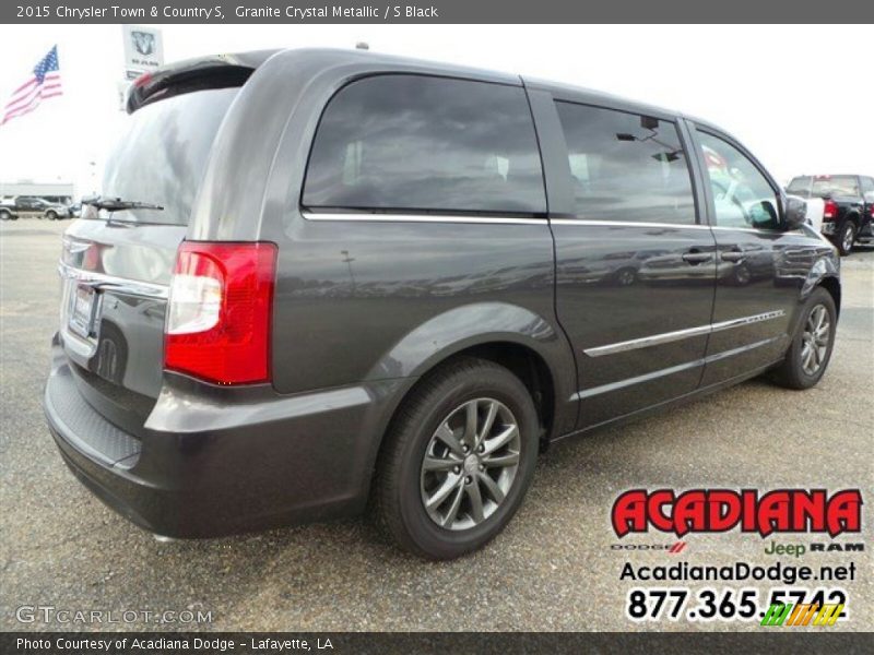 Granite Crystal Metallic / S Black 2015 Chrysler Town & Country S