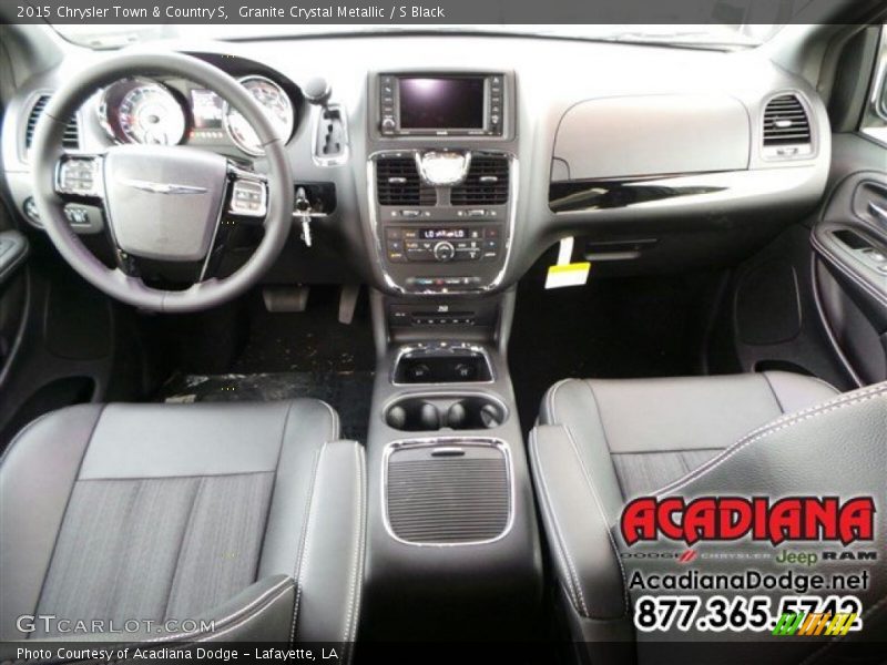 Granite Crystal Metallic / S Black 2015 Chrysler Town & Country S