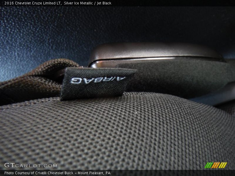 Silver Ice Metallic / Jet Black 2016 Chevrolet Cruze Limited LT