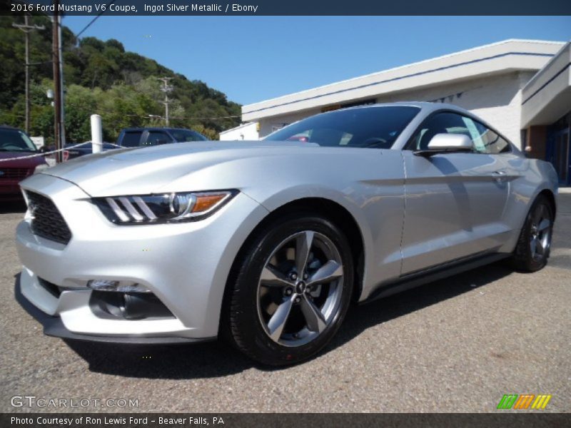 Front 3/4 View of 2016 Mustang V6 Coupe