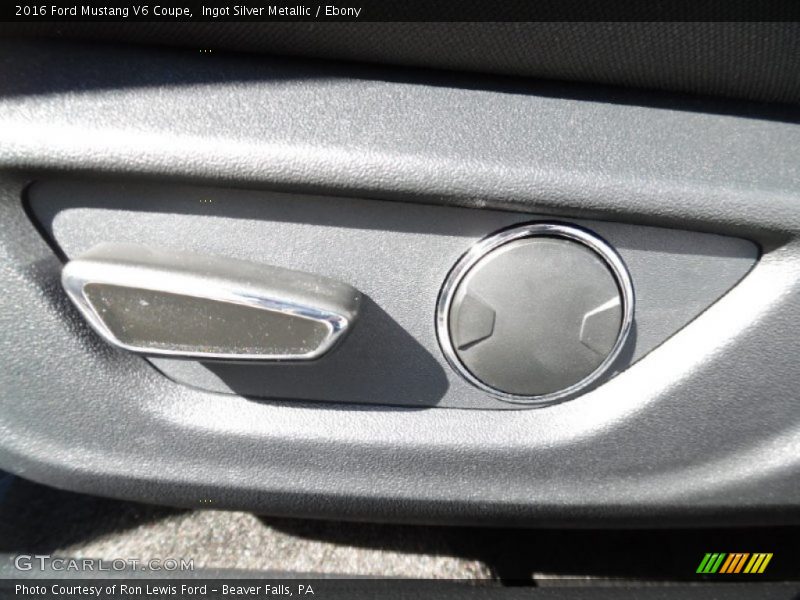 Controls of 2016 Mustang V6 Coupe