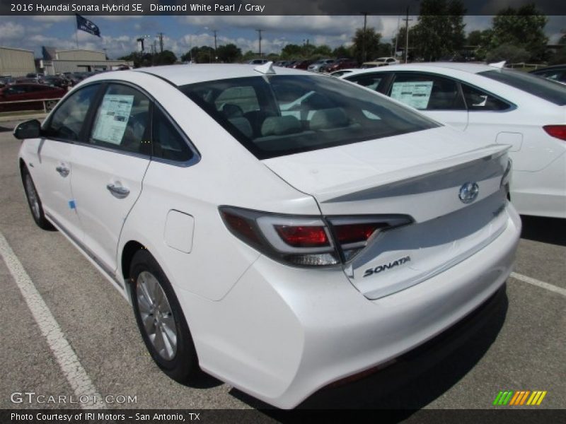 Diamond White Pearl / Gray 2016 Hyundai Sonata Hybrid SE