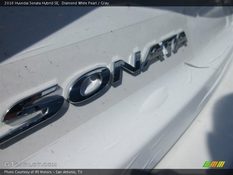 Diamond White Pearl / Gray 2016 Hyundai Sonata Hybrid SE