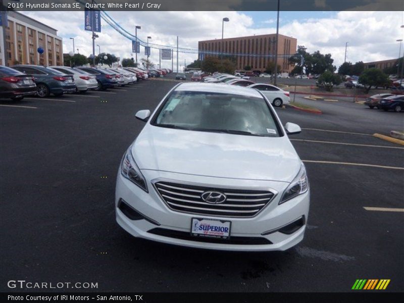 Quartz White Pearl / Gray 2016 Hyundai Sonata SE