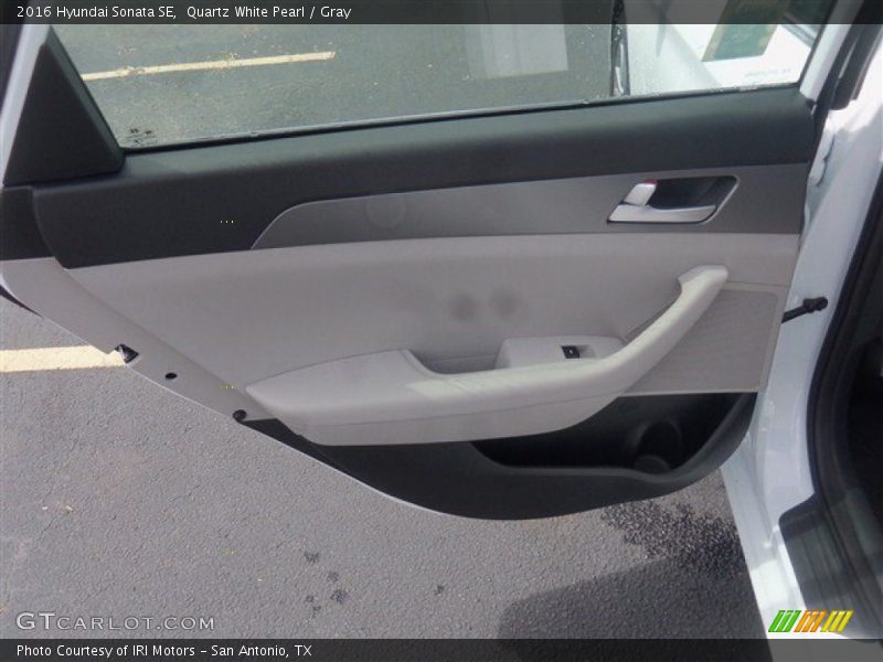 Quartz White Pearl / Gray 2016 Hyundai Sonata SE