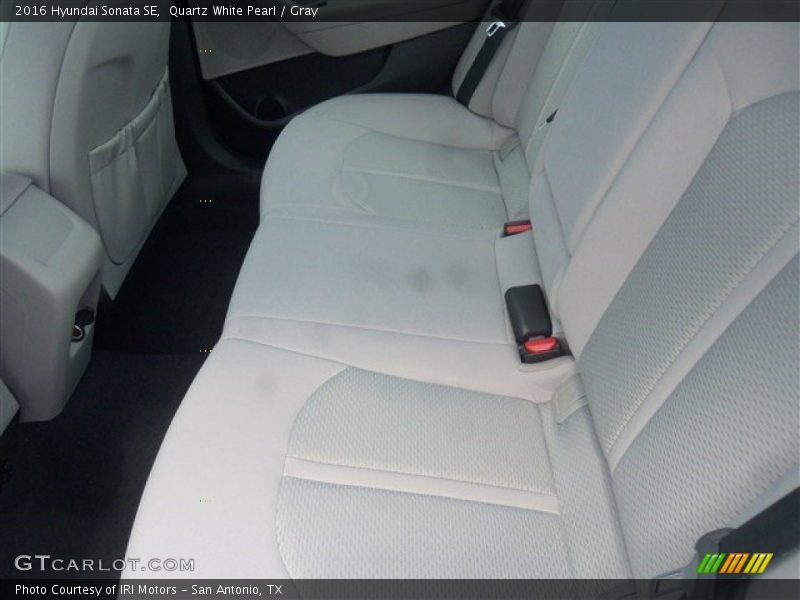 Quartz White Pearl / Gray 2016 Hyundai Sonata SE