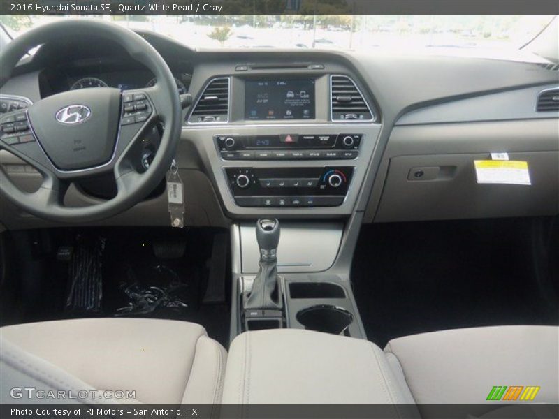 Quartz White Pearl / Gray 2016 Hyundai Sonata SE