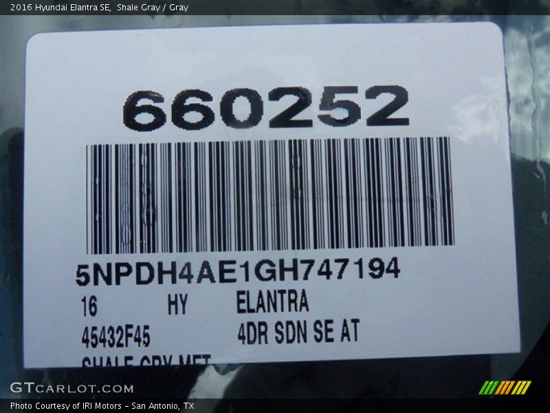 Shale Gray / Gray 2016 Hyundai Elantra SE