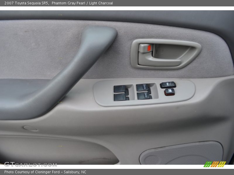 Phantom Gray Pearl / Light Charcoal 2007 Toyota Sequoia SR5