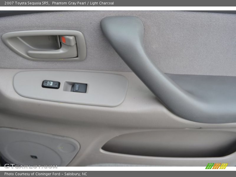 Phantom Gray Pearl / Light Charcoal 2007 Toyota Sequoia SR5