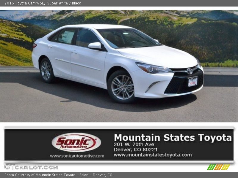 Super White / Black 2016 Toyota Camry SE