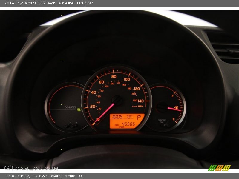 Waveline Pearl / Ash 2014 Toyota Yaris LE 5 Door