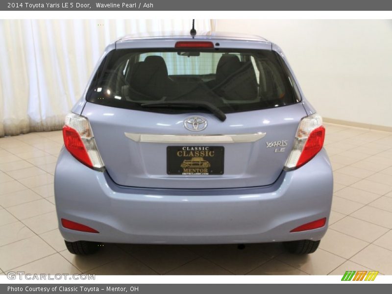 Waveline Pearl / Ash 2014 Toyota Yaris LE 5 Door
