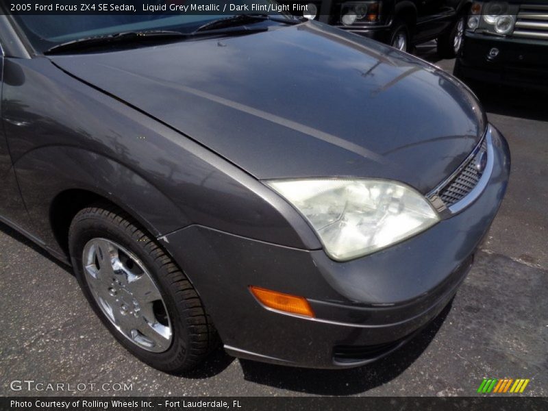 Liquid Grey Metallic / Dark Flint/Light Flint 2005 Ford Focus ZX4 SE Sedan