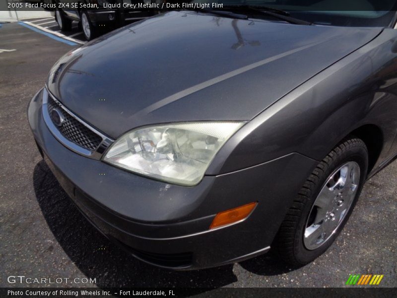 Liquid Grey Metallic / Dark Flint/Light Flint 2005 Ford Focus ZX4 SE Sedan