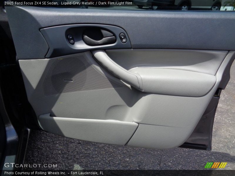 Liquid Grey Metallic / Dark Flint/Light Flint 2005 Ford Focus ZX4 SE Sedan