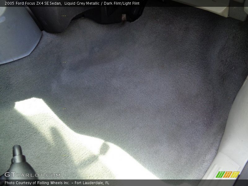 Liquid Grey Metallic / Dark Flint/Light Flint 2005 Ford Focus ZX4 SE Sedan