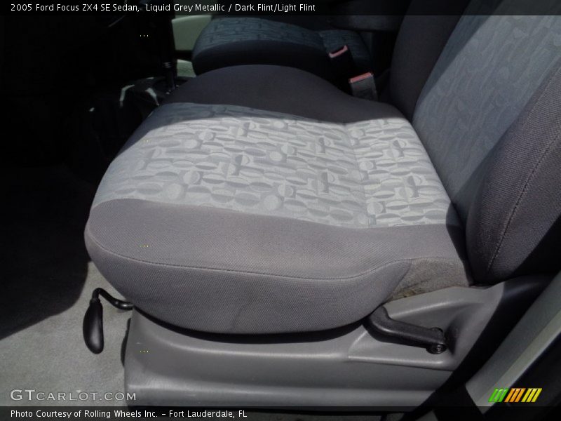 Liquid Grey Metallic / Dark Flint/Light Flint 2005 Ford Focus ZX4 SE Sedan