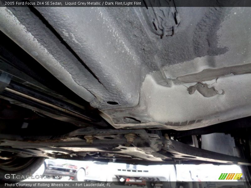 Liquid Grey Metallic / Dark Flint/Light Flint 2005 Ford Focus ZX4 SE Sedan