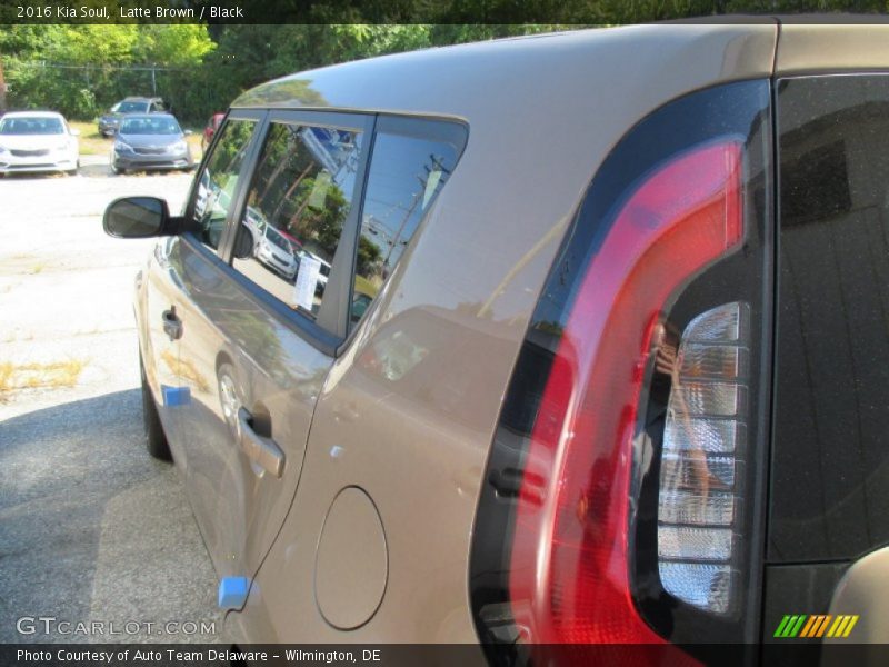 Latte Brown / Black 2016 Kia Soul