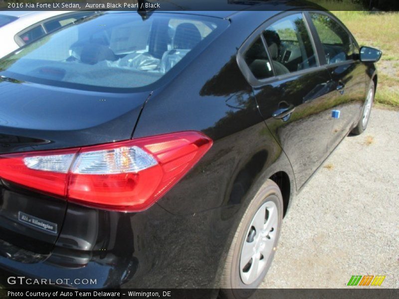 Aurora Black Pearl / Black 2016 Kia Forte LX Sedan