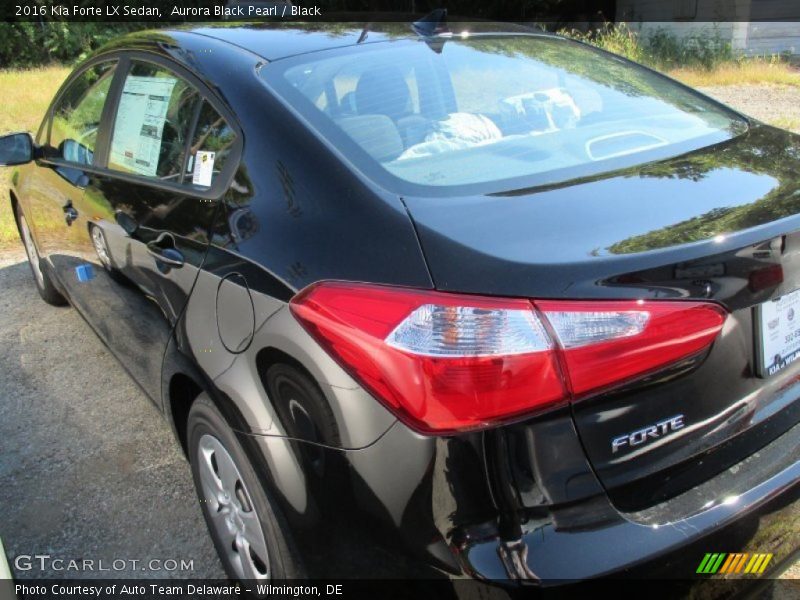 Aurora Black Pearl / Black 2016 Kia Forte LX Sedan