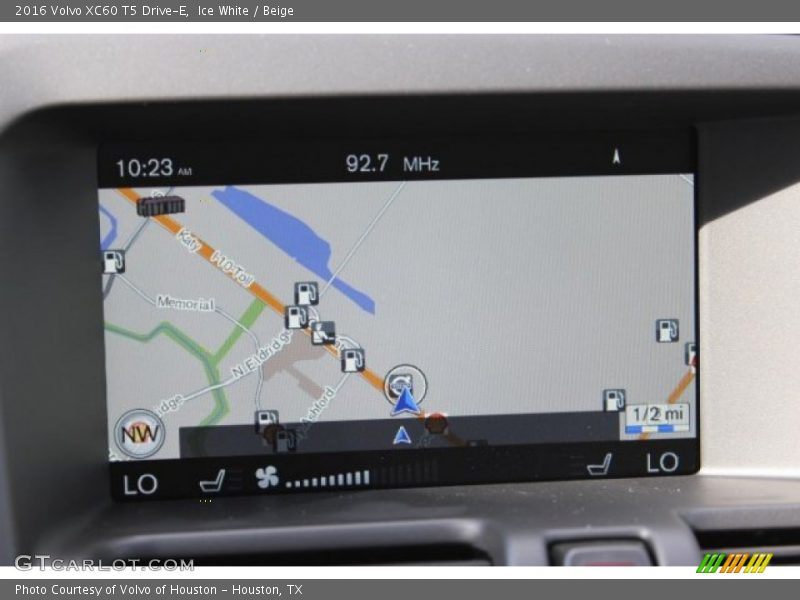 Ice White / Beige 2016 Volvo XC60 T5 Drive-E