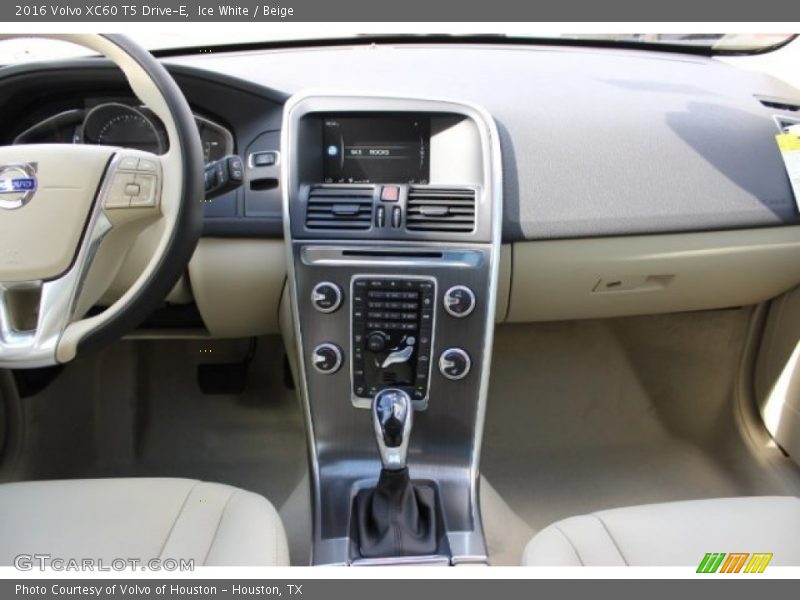 Ice White / Beige 2016 Volvo XC60 T5 Drive-E